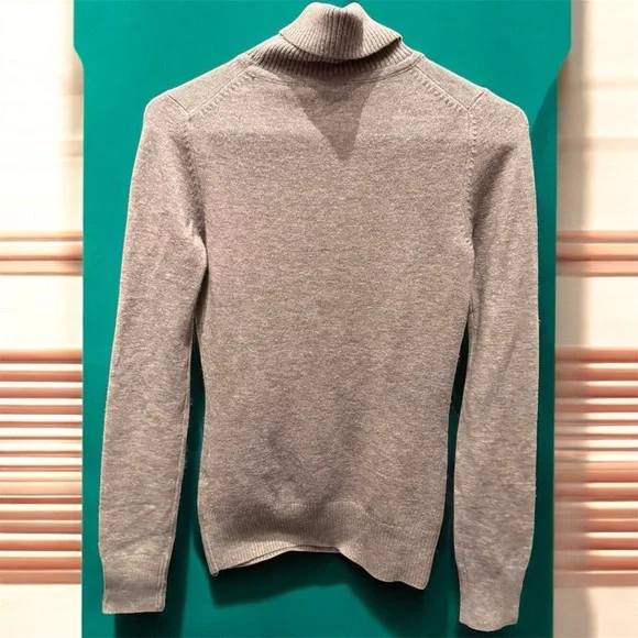 French Connection Light Gray Turtleneck Sweater XS - Picture 2 of 5